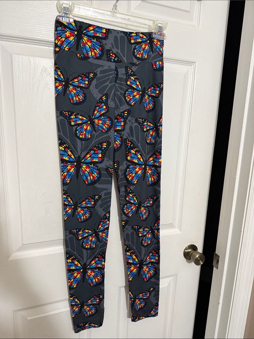 PAIGE Gray Leggings with Multicolor Butterfly Print